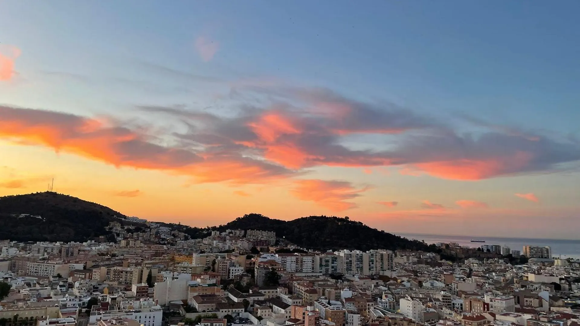 Aq 21 Floor 3 Bed Apartment Malaga Spain