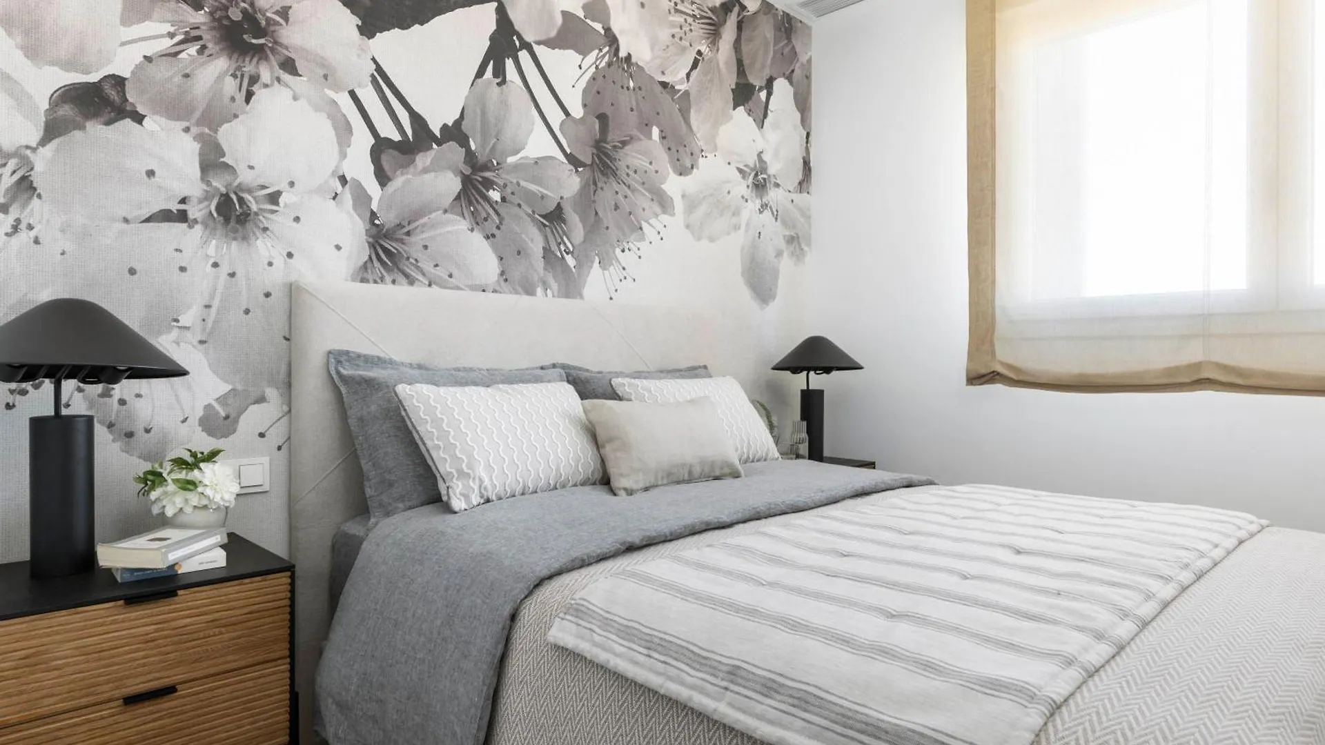 Aq 21 Floor 3 Bed Apartment Malaga
