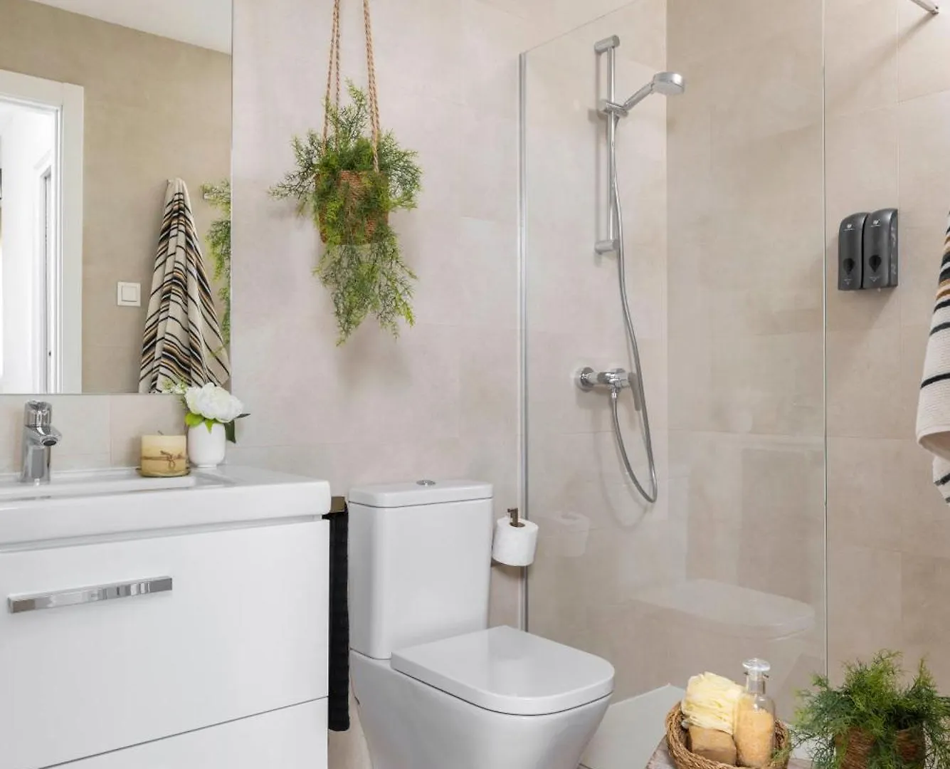 Aq 21 Floor 3 Bed Apartment Malaga 0*,  Spain